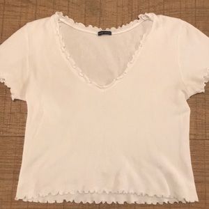 White v neck crop top